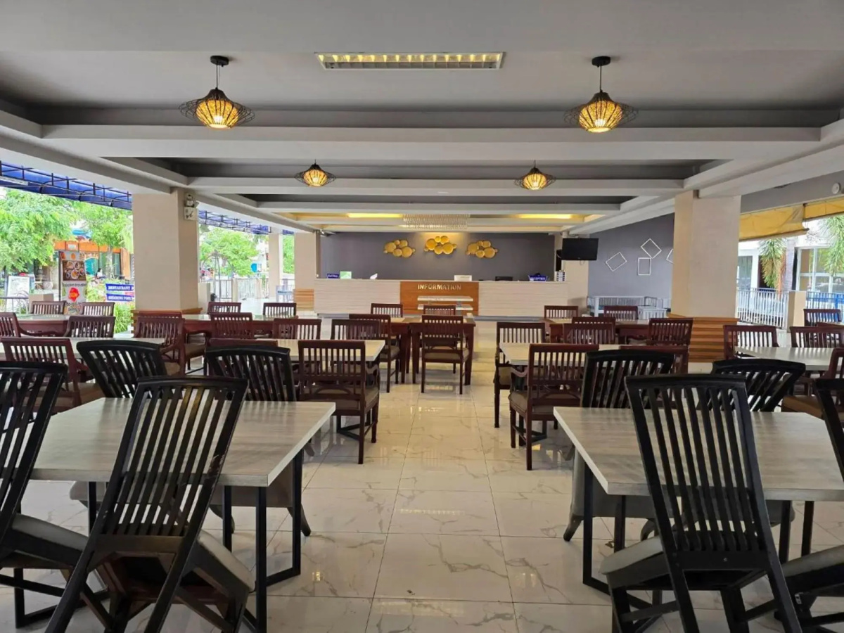Отель Jomtien Plaza Residence