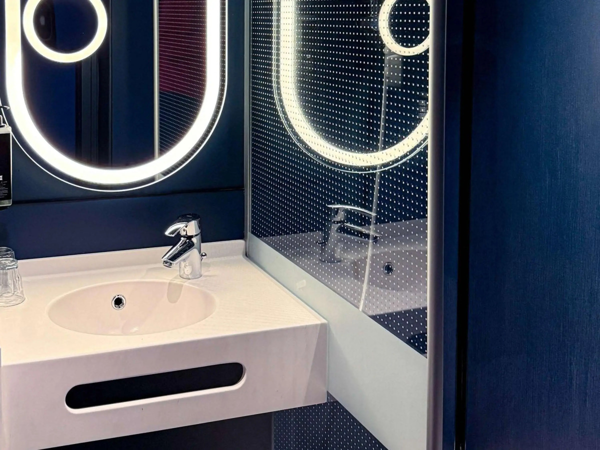 Sunshine Hotel And Residences