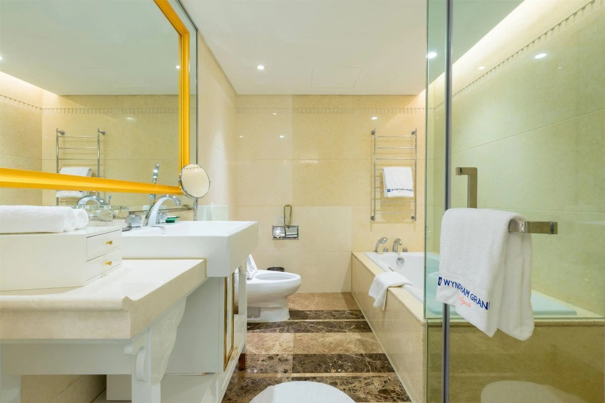 Wyndham Grand Plaza Royale Ningbo