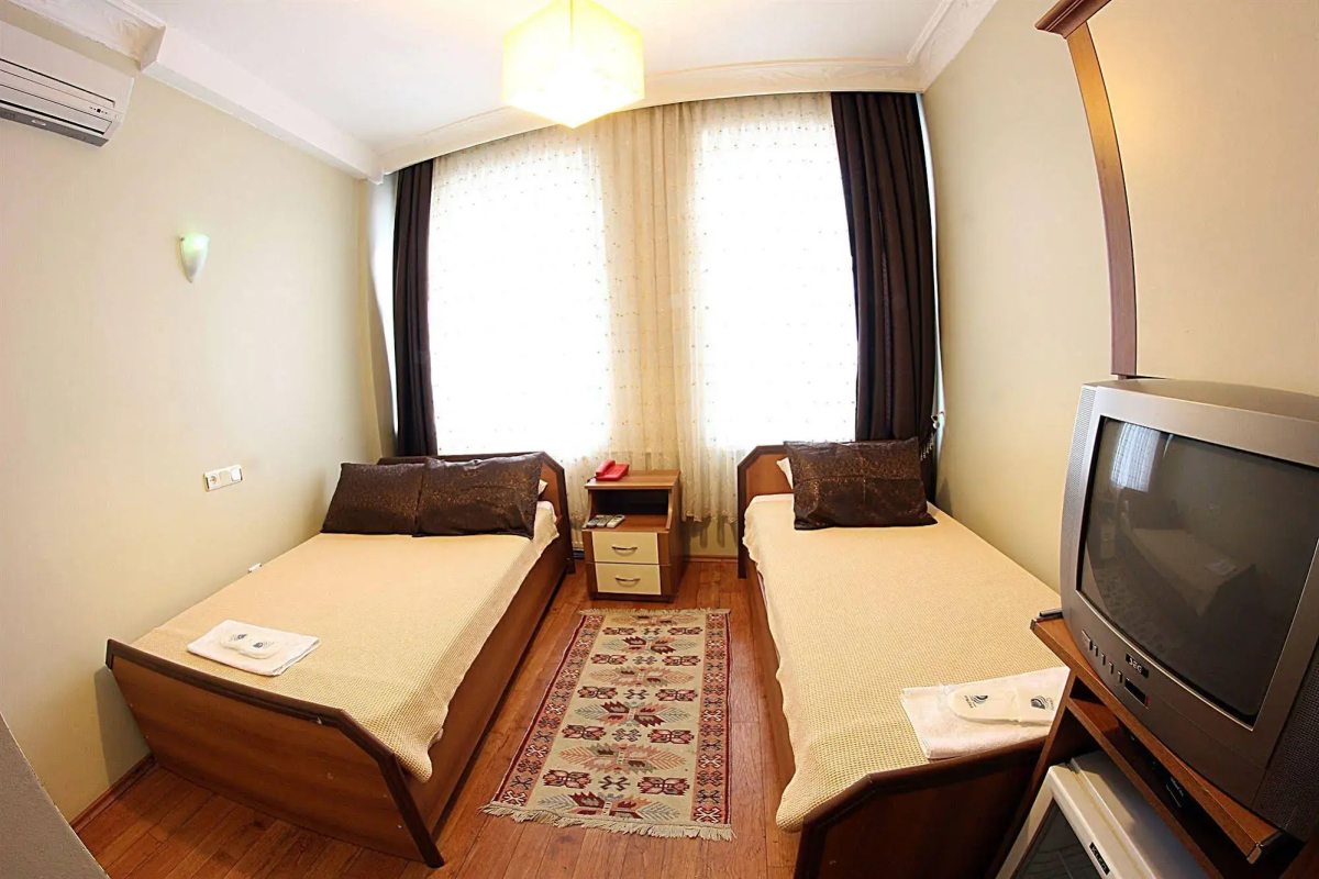 Paradise Hotel