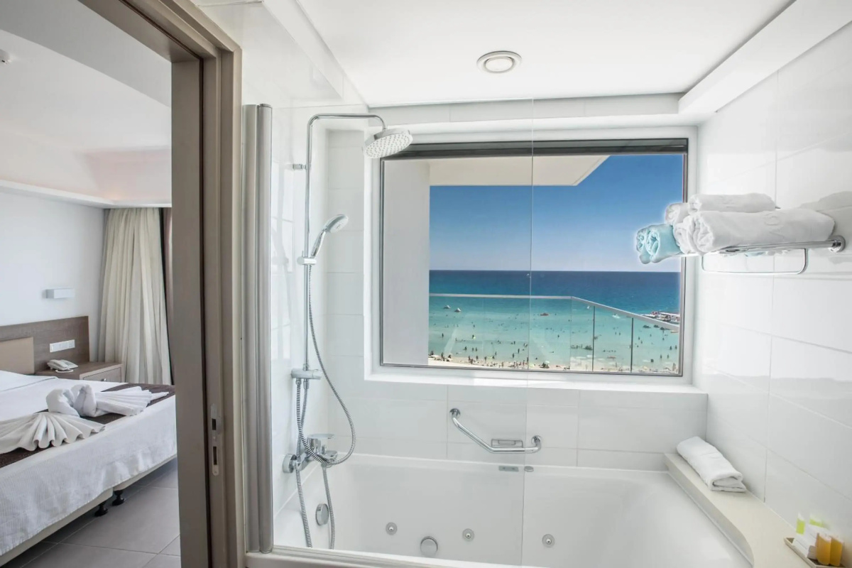 Vassos Nissi Plage Hotel & Spa