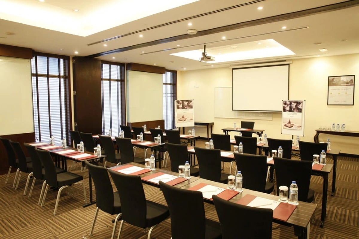 Mercure Gold Hotel Jumeirah Dubai by Accor