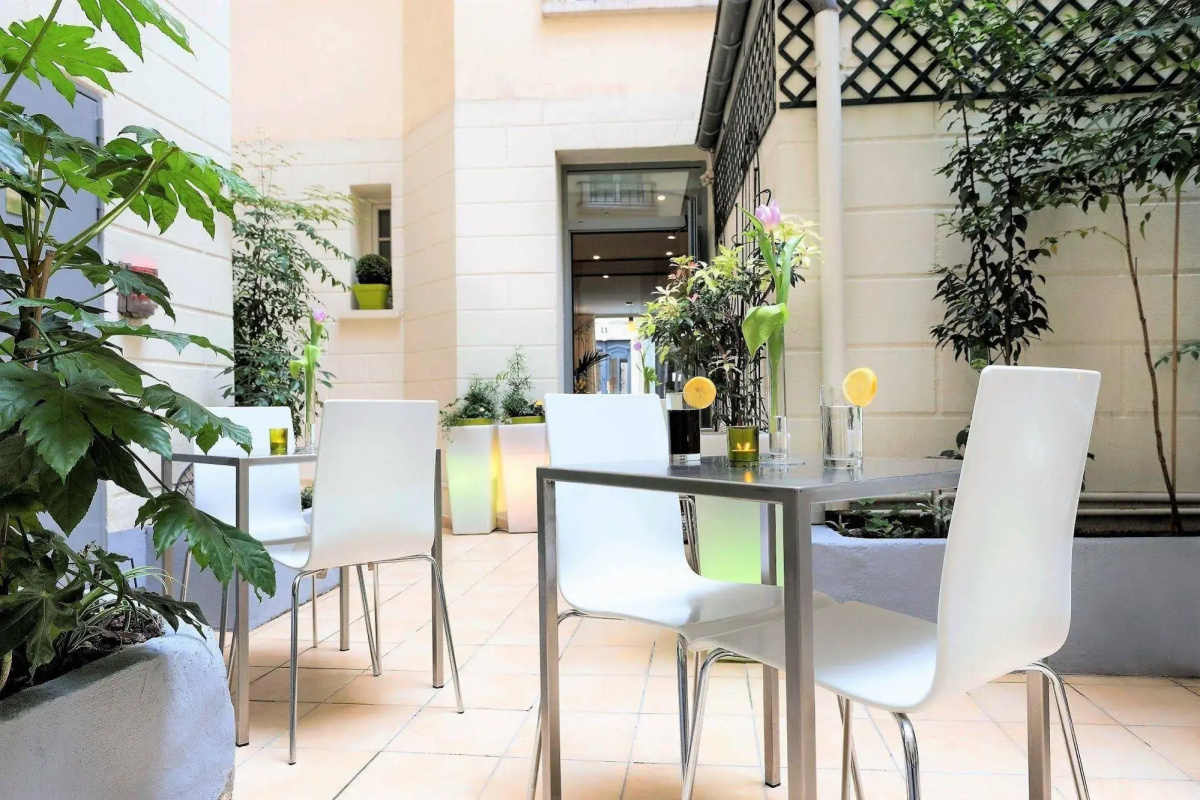 Hotel Glasgow Monceau Paris by Patrick Hayat