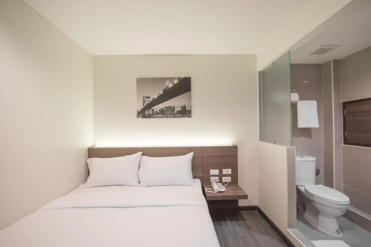 Sovereign Group Hotel