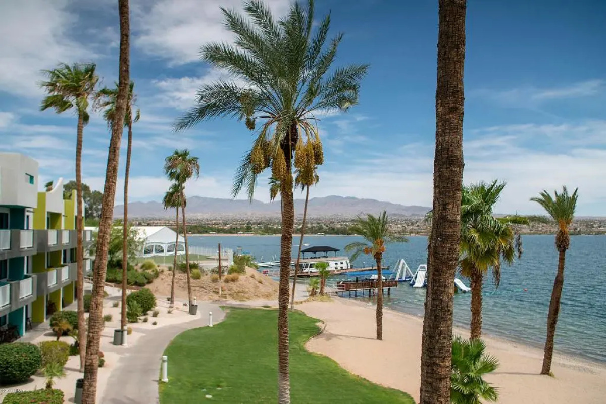 The Nautical Beachfront Resort