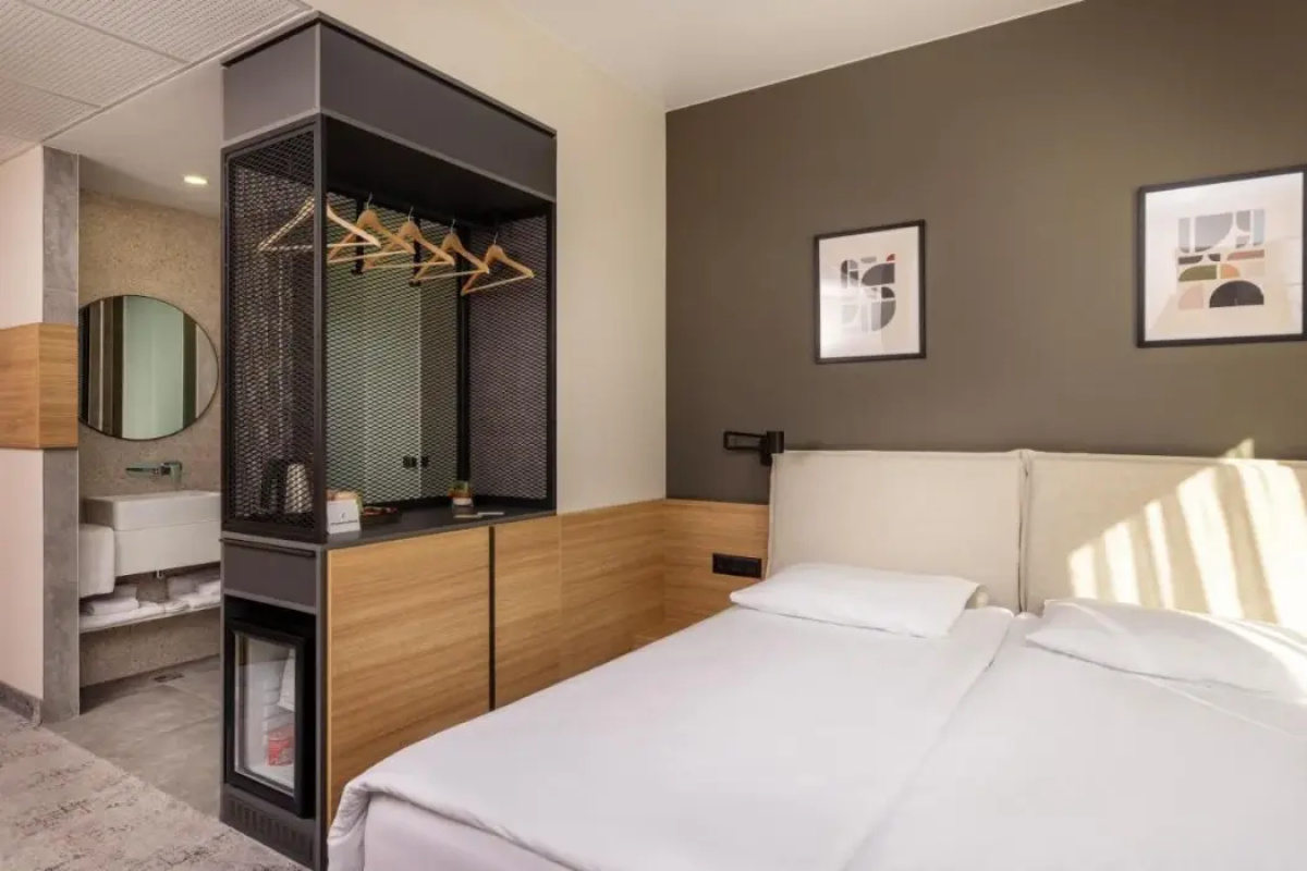 B1 Downtown Hotel