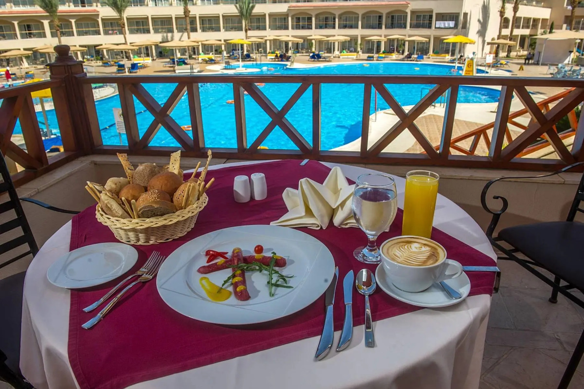 Pickalbatros Royal Moderna Resort