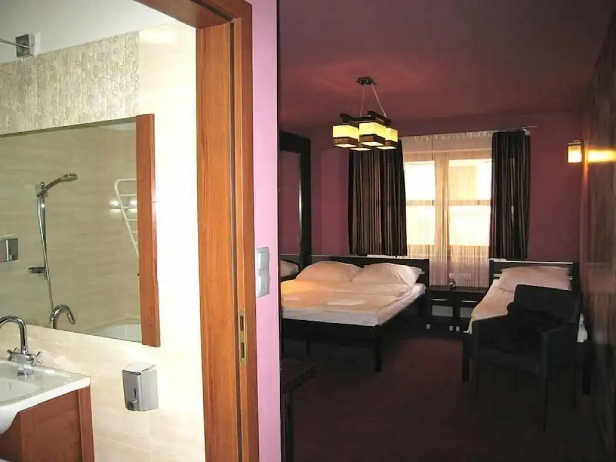 Sunny Hotel