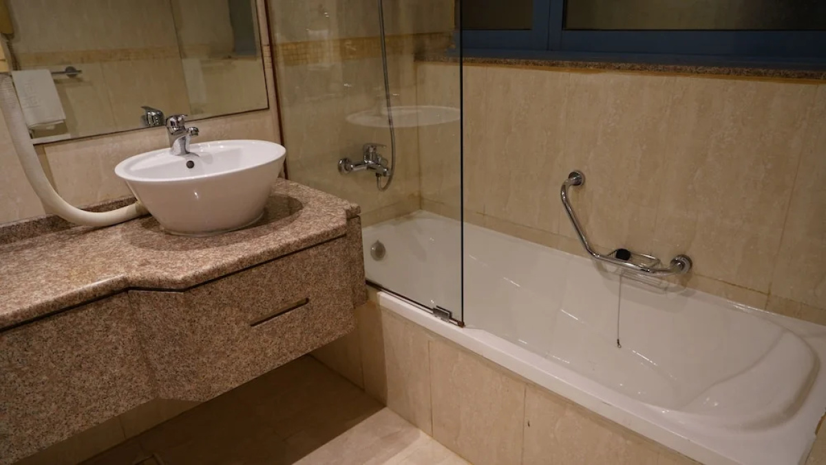 Boonmax Hotel L.L.C