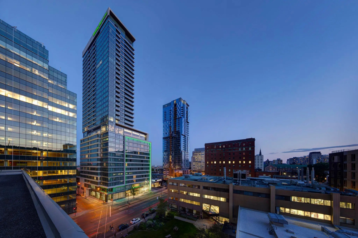 Holiday Inn Hotel & Suites Montreal Centre-ville Ouest by IHG