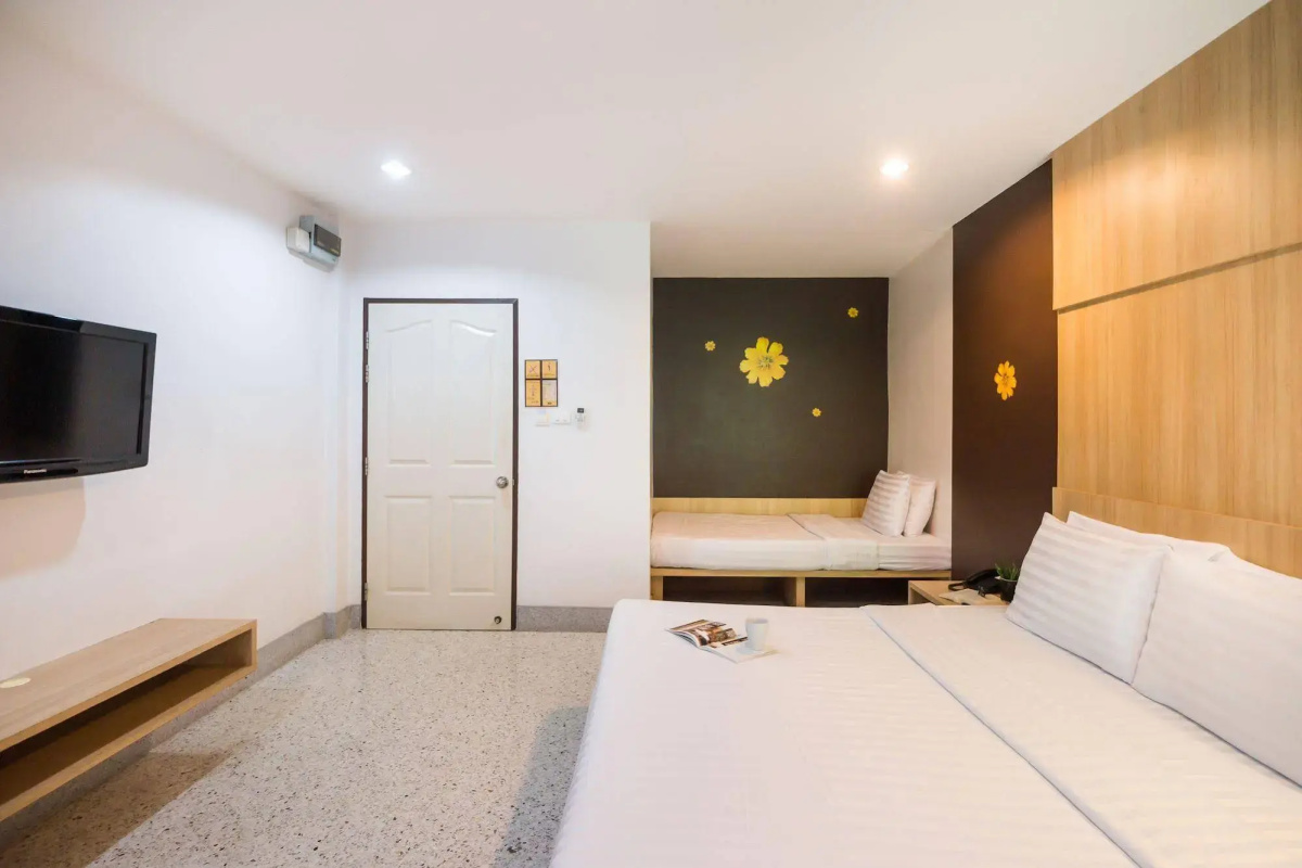 The Fifth Residence Hotel