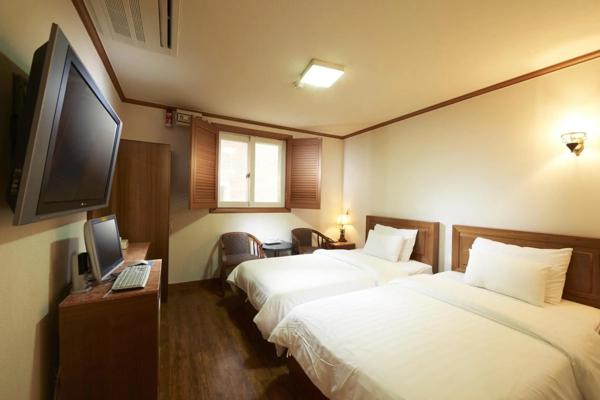 Отель Noble Tourist Hotel Insadong
