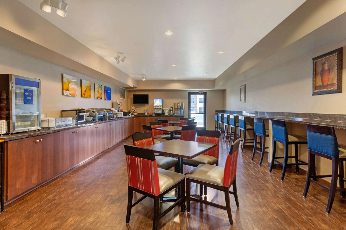 Comfort Inn & Suites Page at Lake Powell
