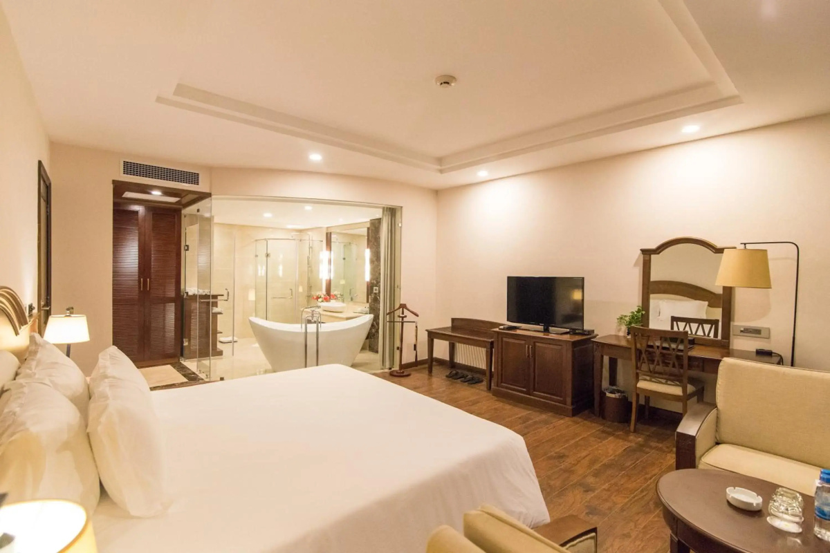 Sai Gon Ha Long Hotel