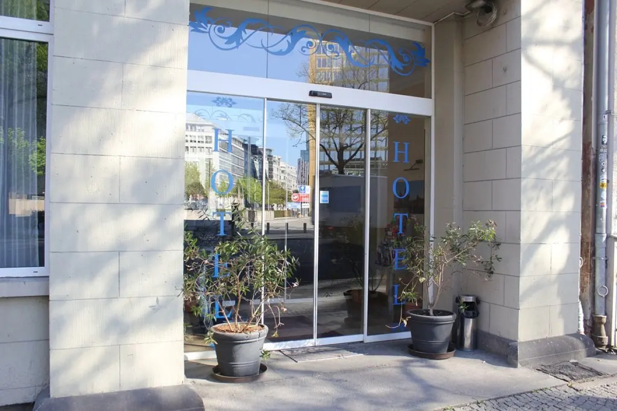 LebensQuelle am Checkpoint Charlie