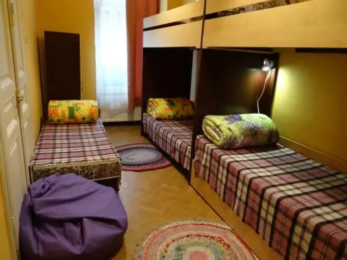 Happy Hostel