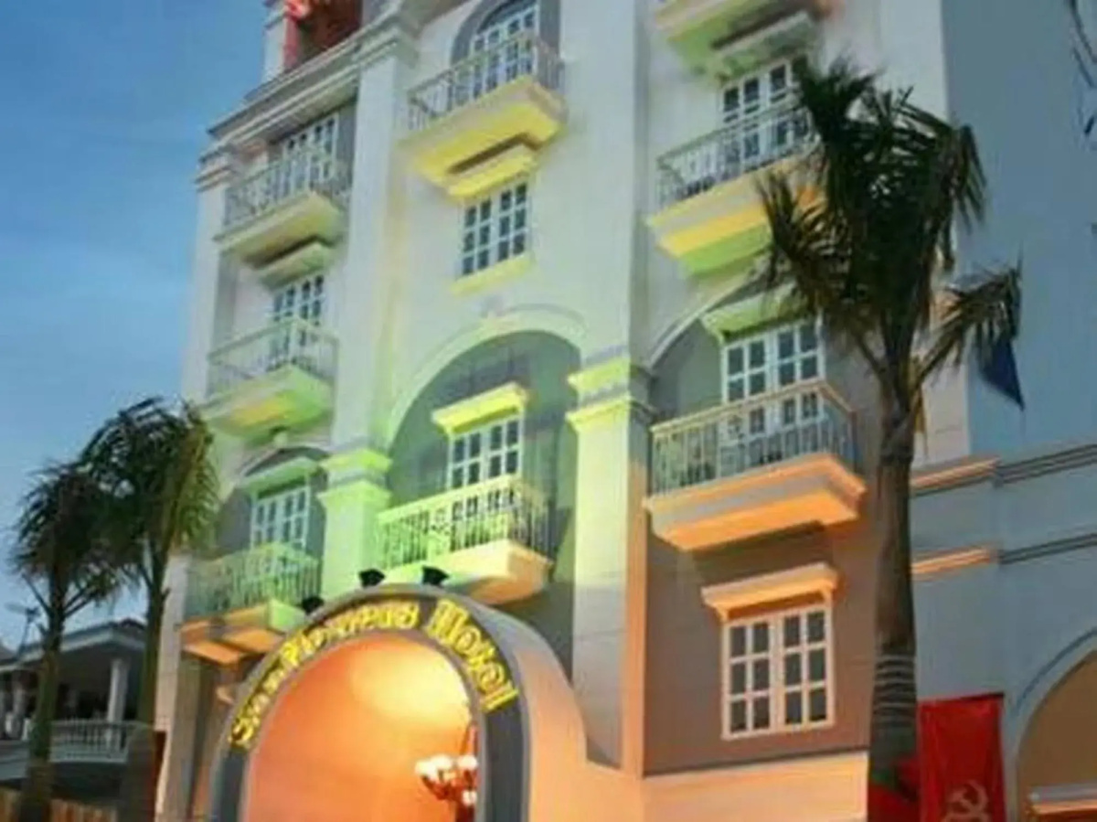Sunflowers Hotel