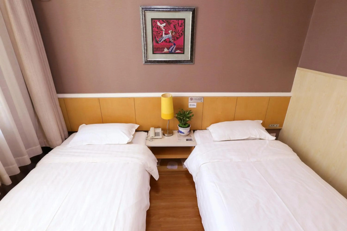 Sicily Hotel - Beijing Railway Station Temple of Heaven Dongmen Subway Station