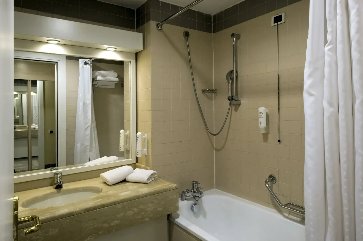 Holiday Inn Naples by IHG