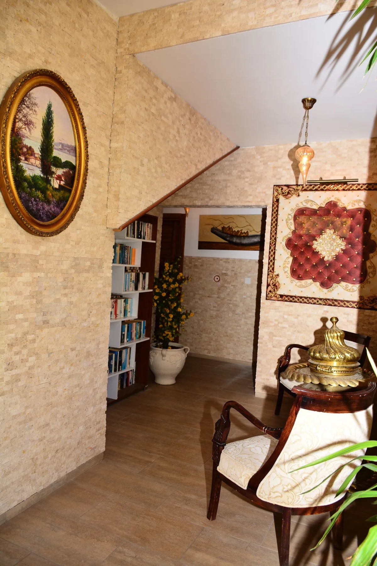 Queen Boutique Hotel