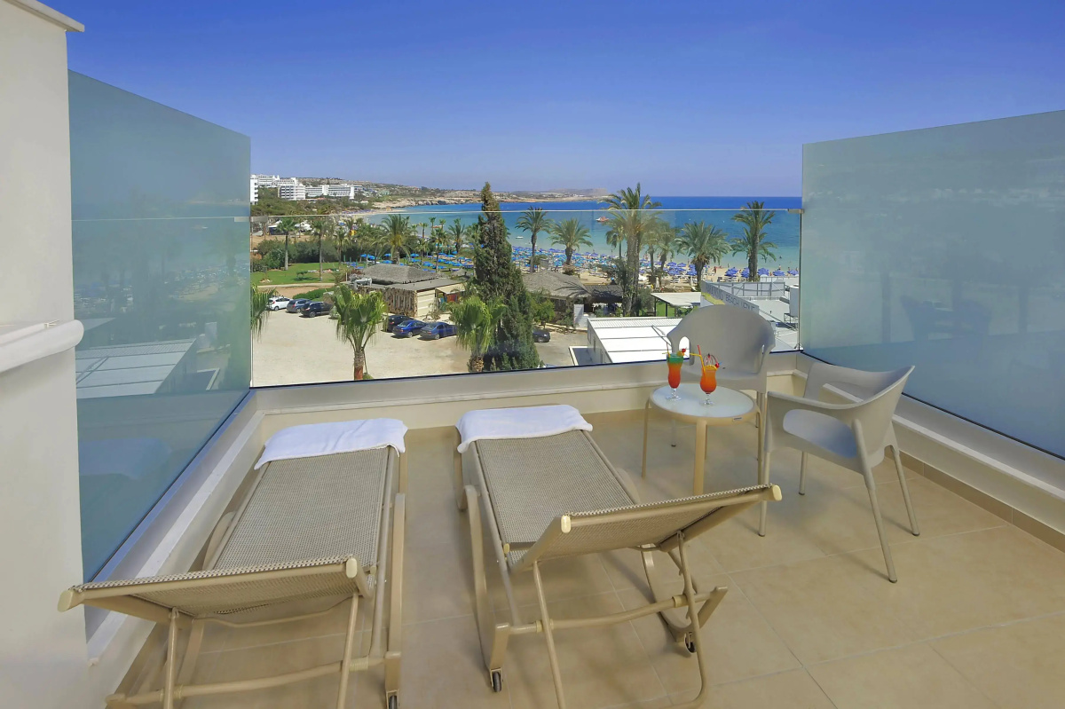 Отель Nelia Beach
