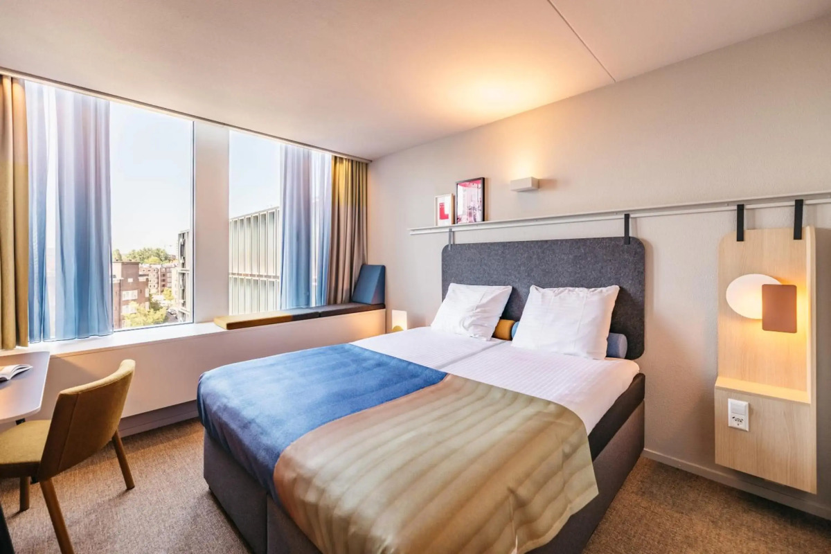 Rosen Inn, closest to Universal