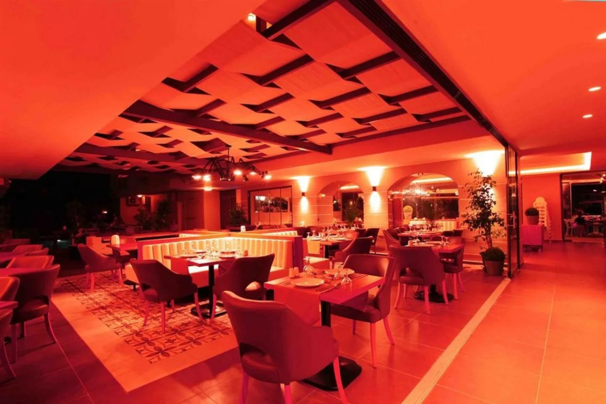 Sun City Apartments & Hotel