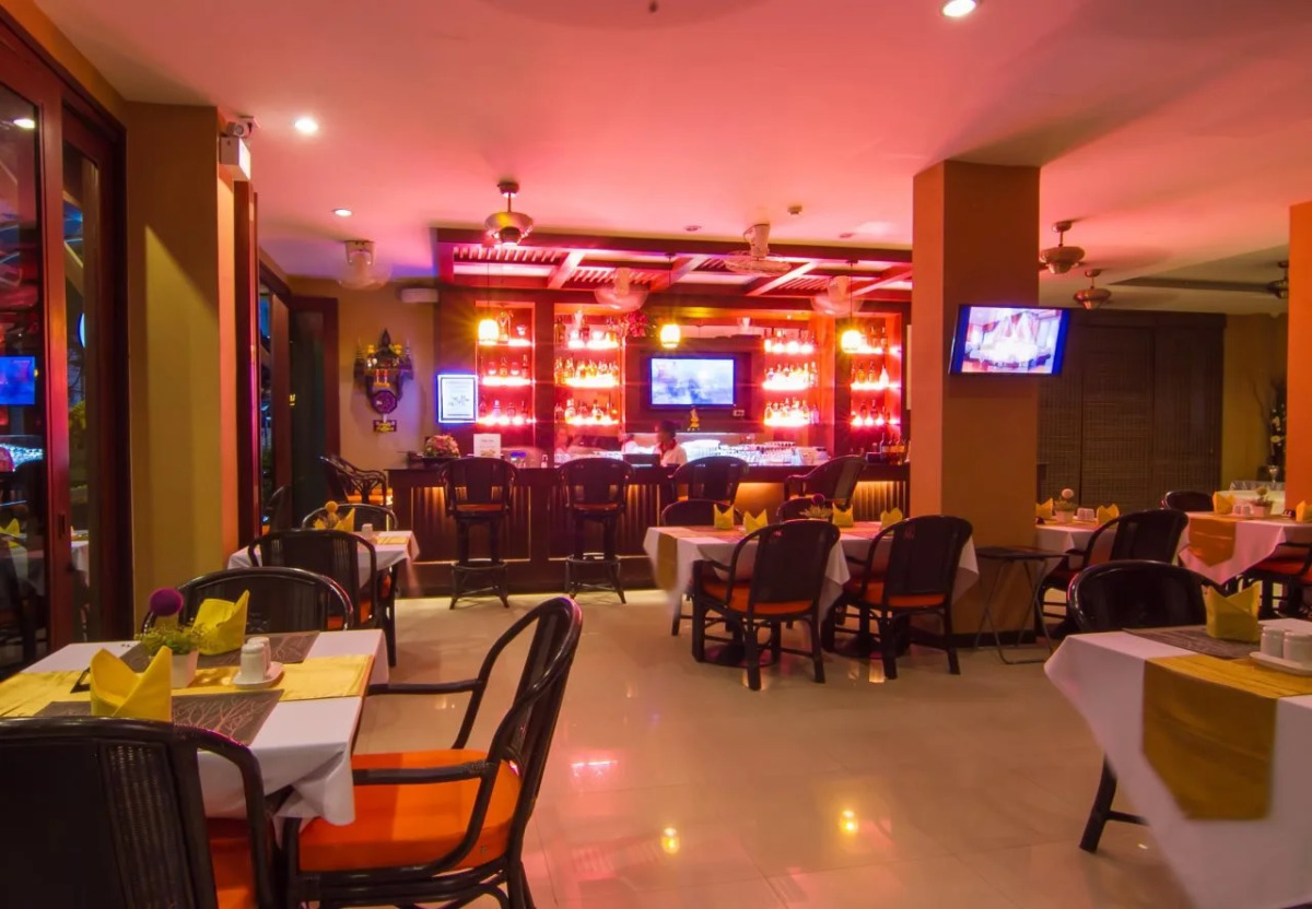 Patong Hemingway's Hotel