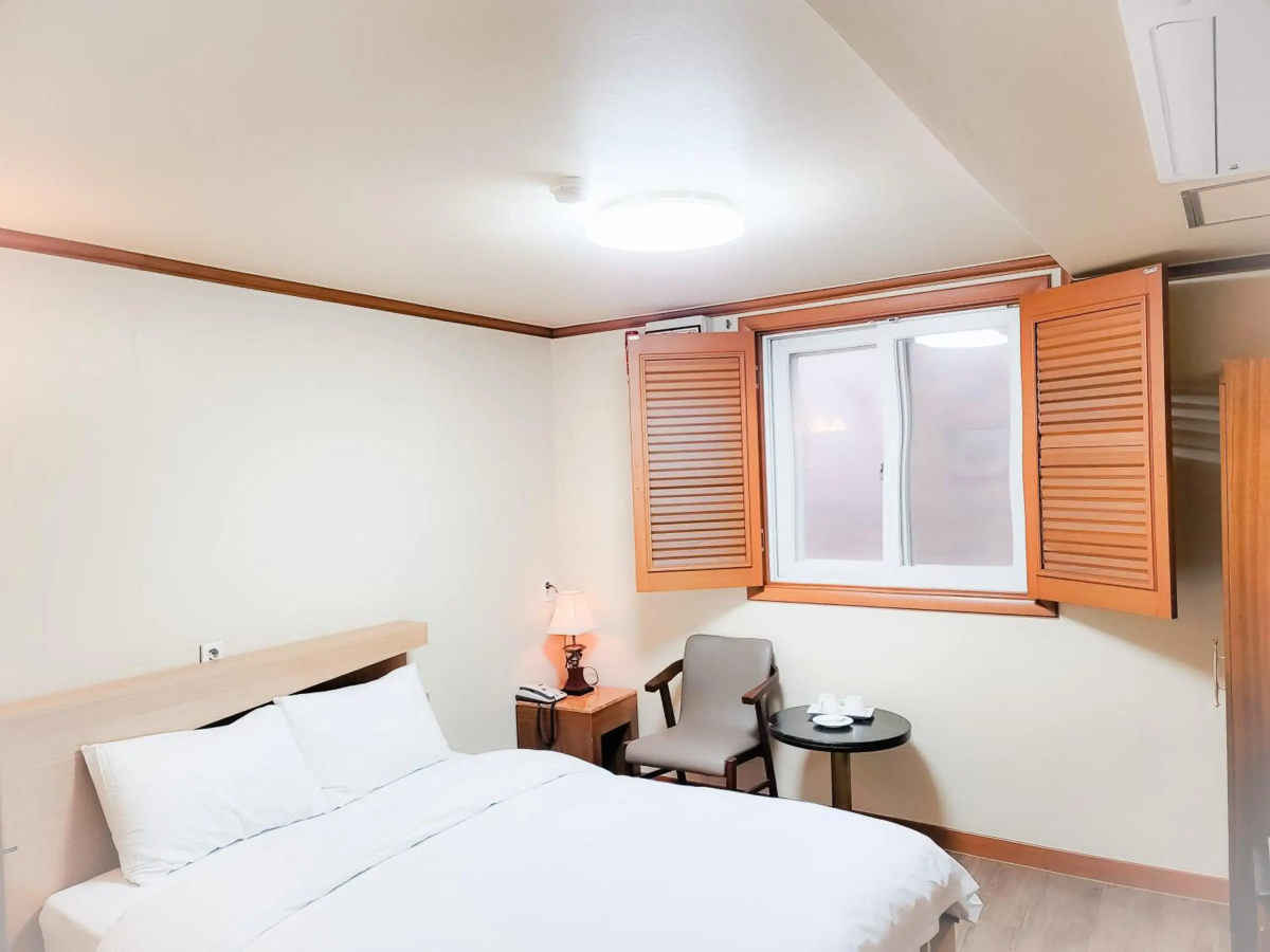 Отель Noble Tourist Hotel Insadong
