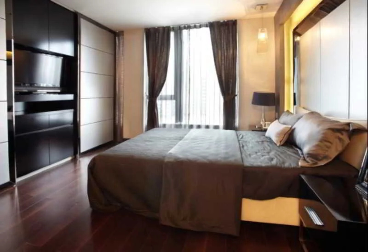 Q-City Hotel