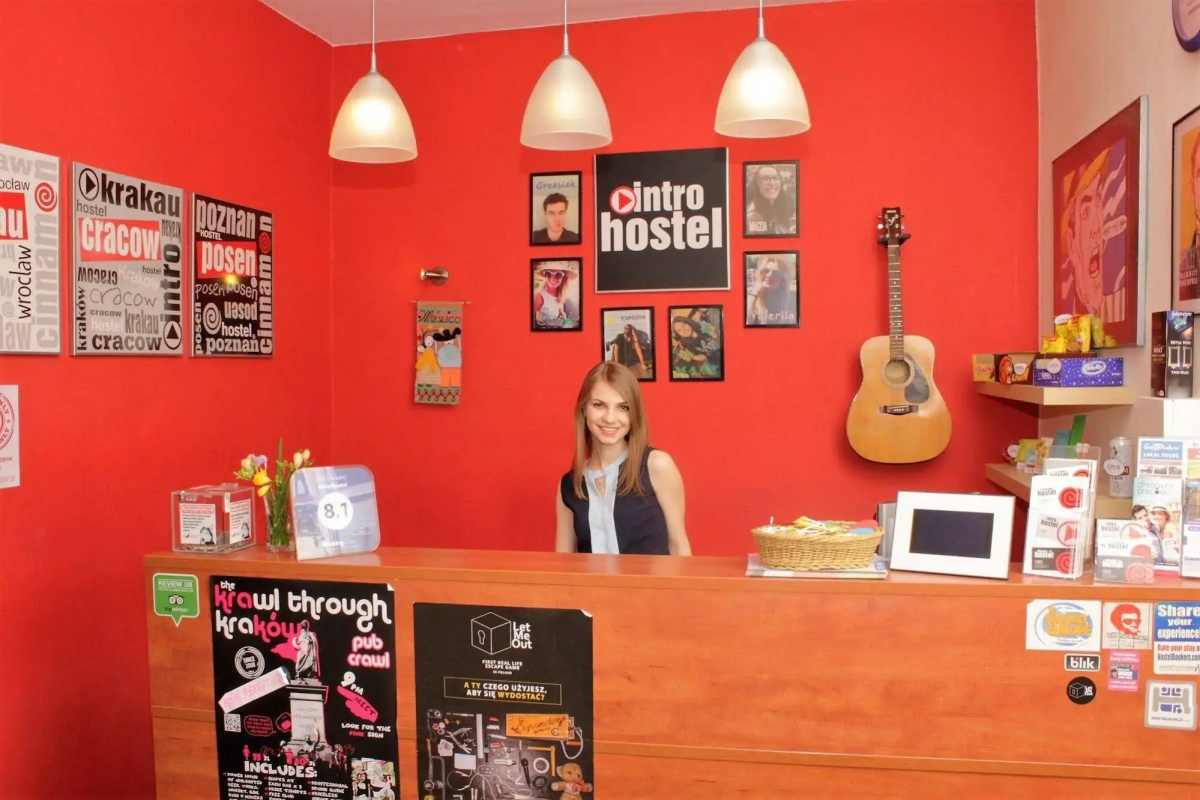 Intro Hostel