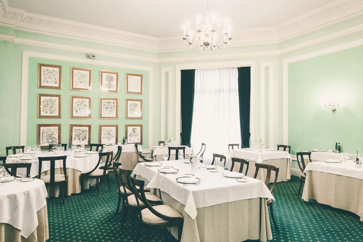 Carlton Hotel
