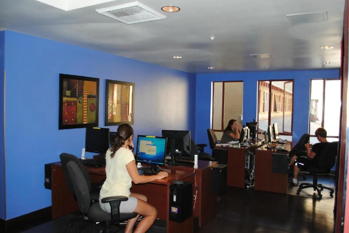 HI Los Angeles Santa Monica Hostel