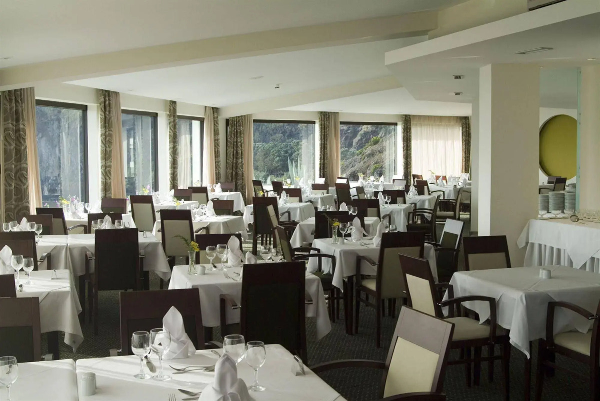 Caloura Hotel Resort