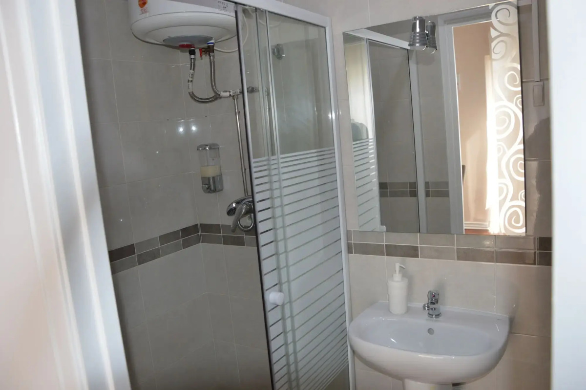 Lx Center Guesthouse