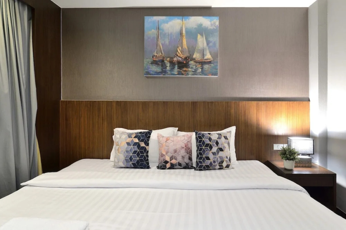 Tori Crown Hotel