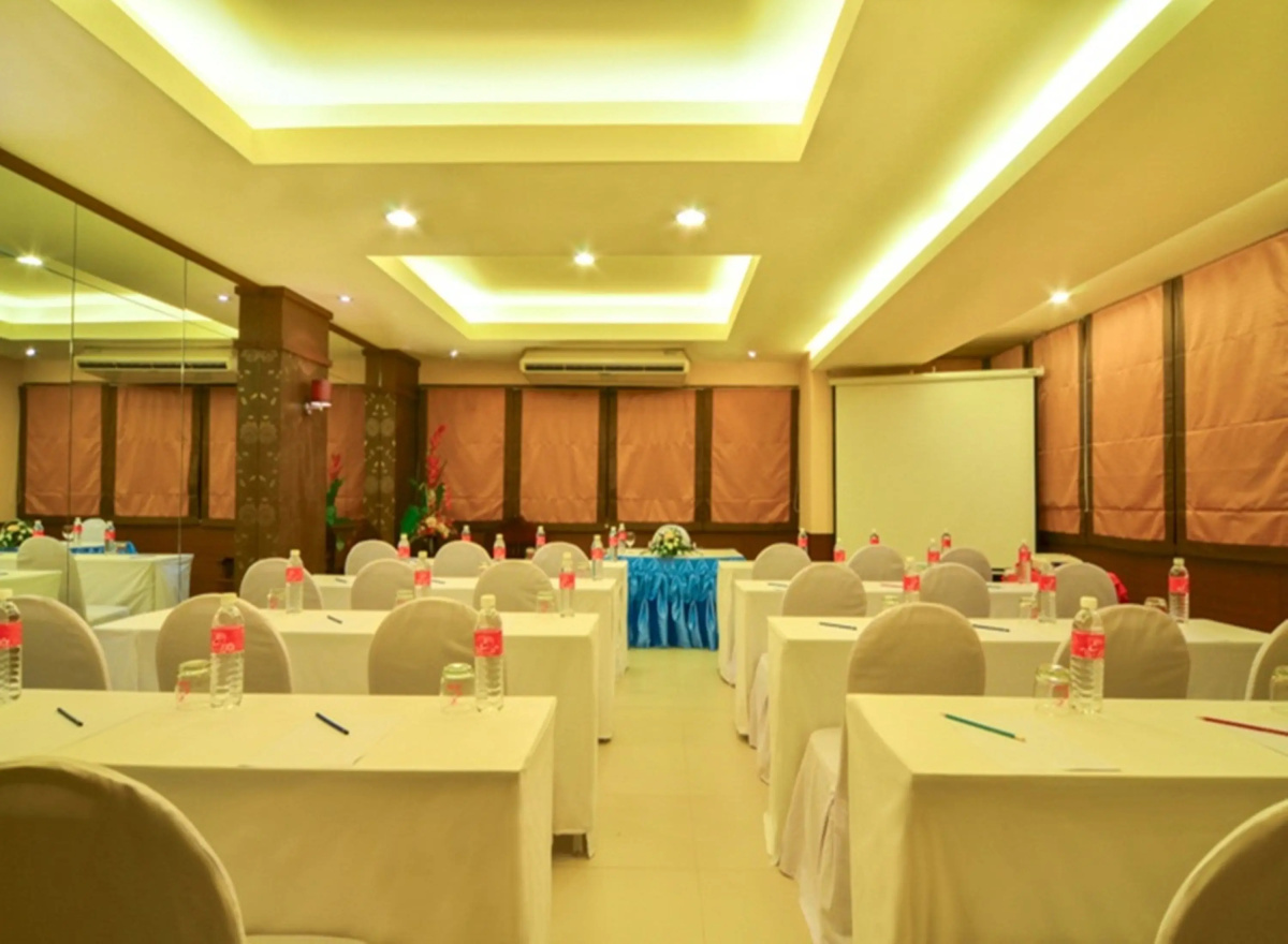 Eastiny Place Hotel