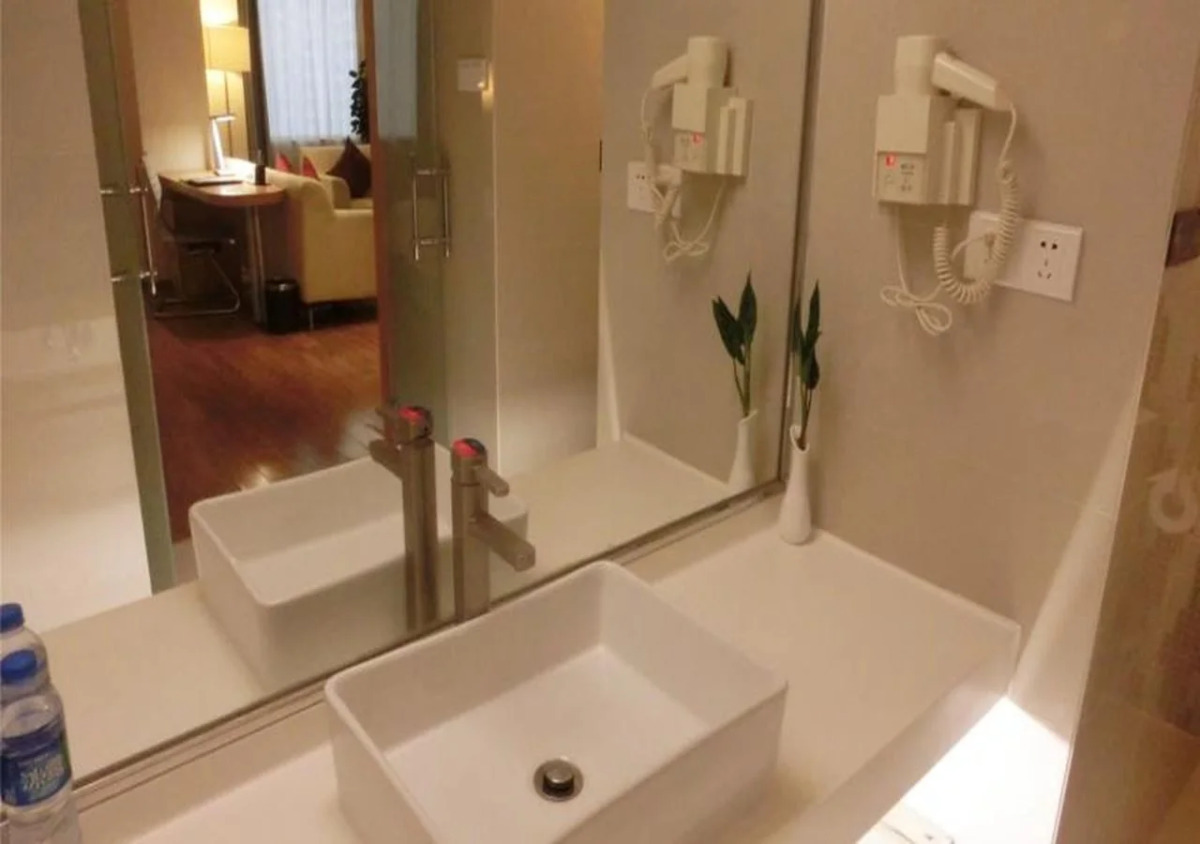 Orange Hotel Guangzhou Quzhuang Metro Station