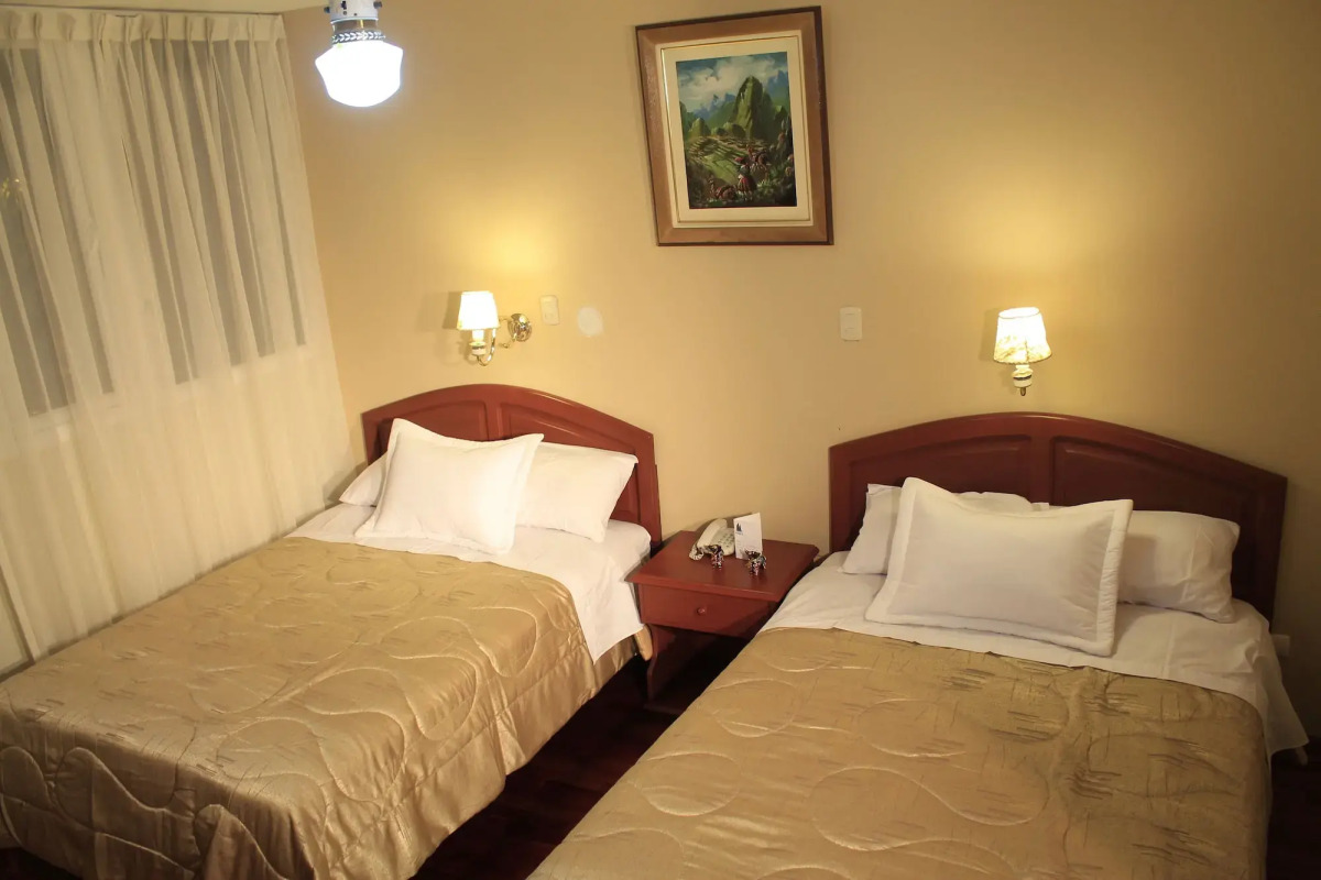 Hotel Manhattan Inn Airport