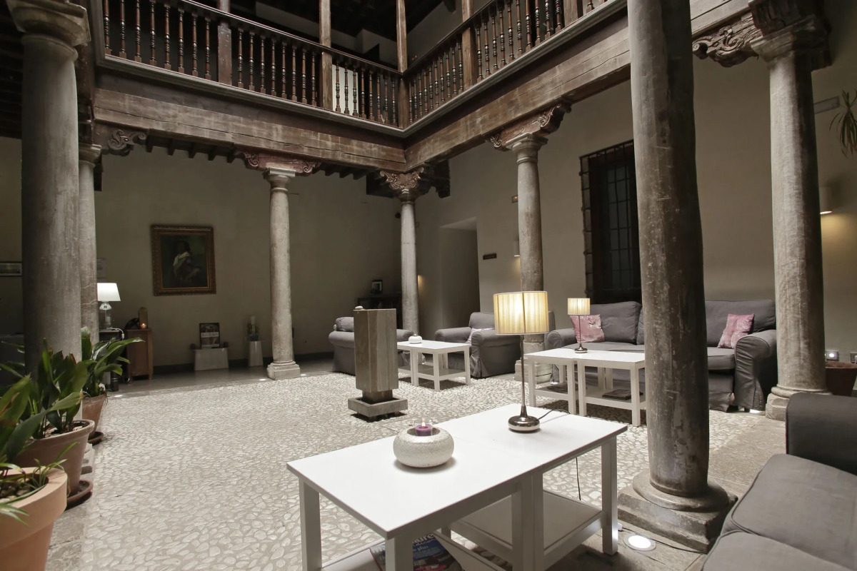 Shine Albayzín Hotel