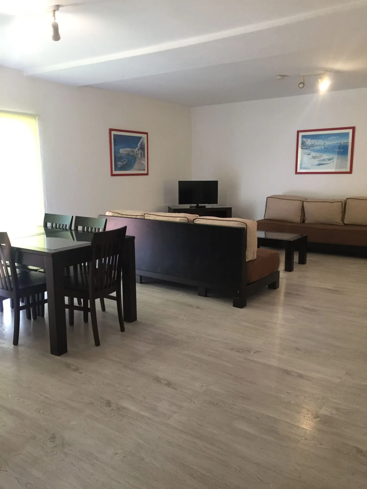 Parque Mourabel, Oasis Village, Pe do Lago