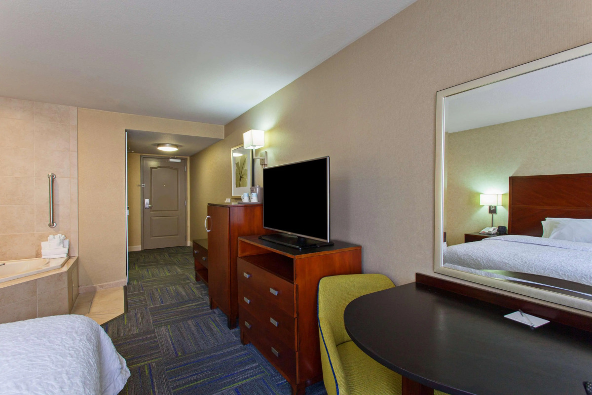 Hampton Inn & Suites Merced