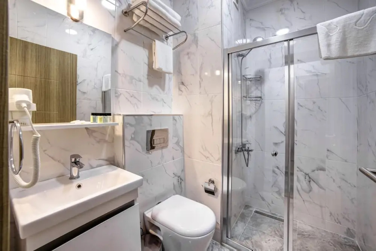 Seven Roses Apart Hotel