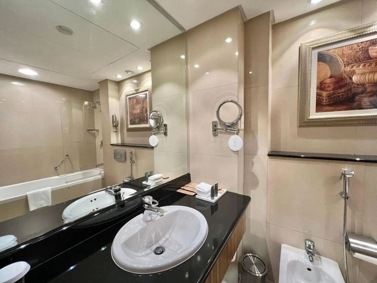 Отель Swissotel Al Murooj Dubai