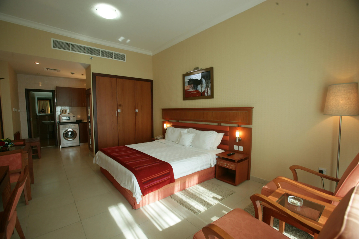 Отель Wescott Plaza Hotel Apartment