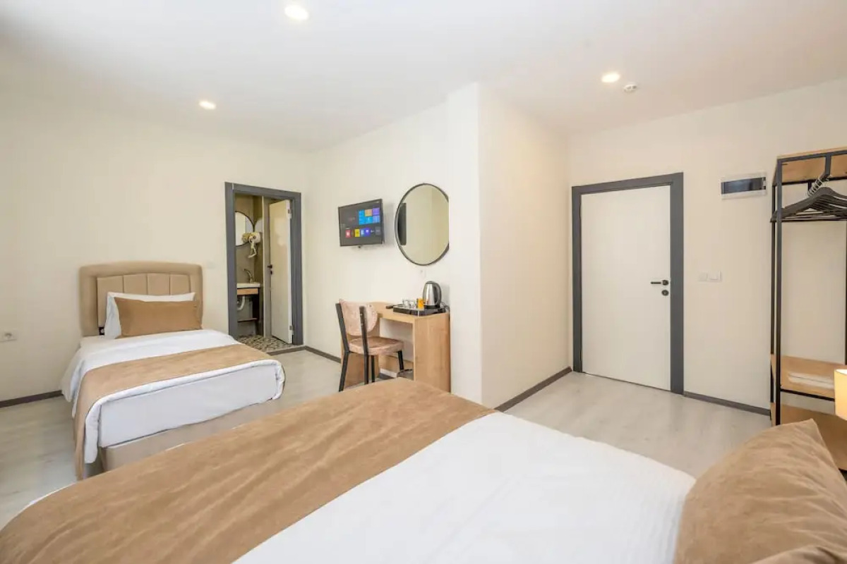 Gloria Airport Hotel