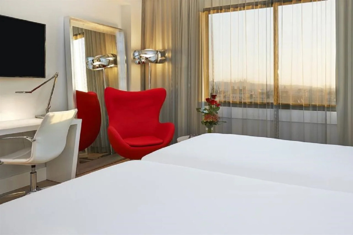 Отель NH Collection Barcelona Gran Calderón