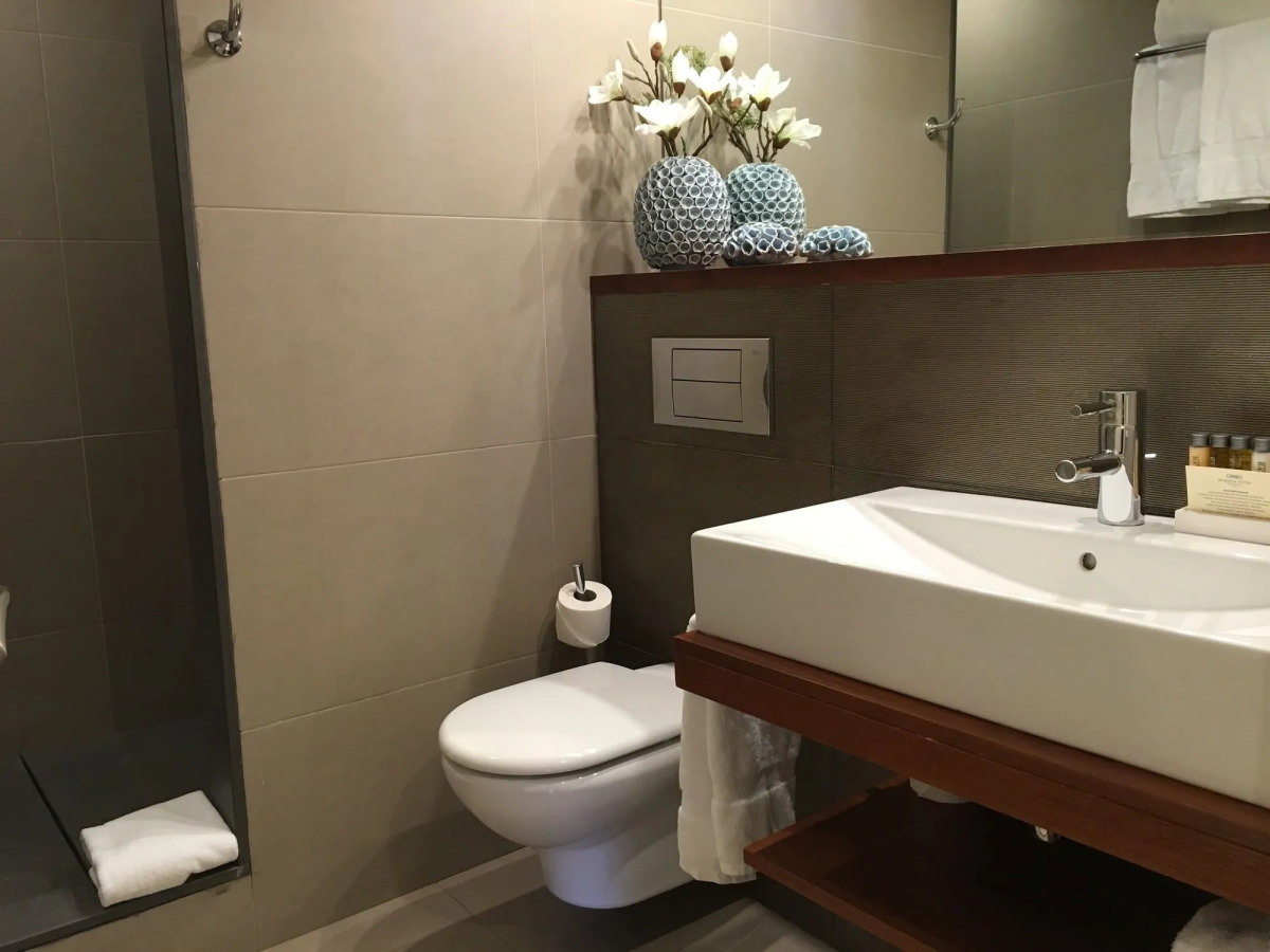 Duquesa Suites Landmark Hotel by Duquessa Hotel Collection