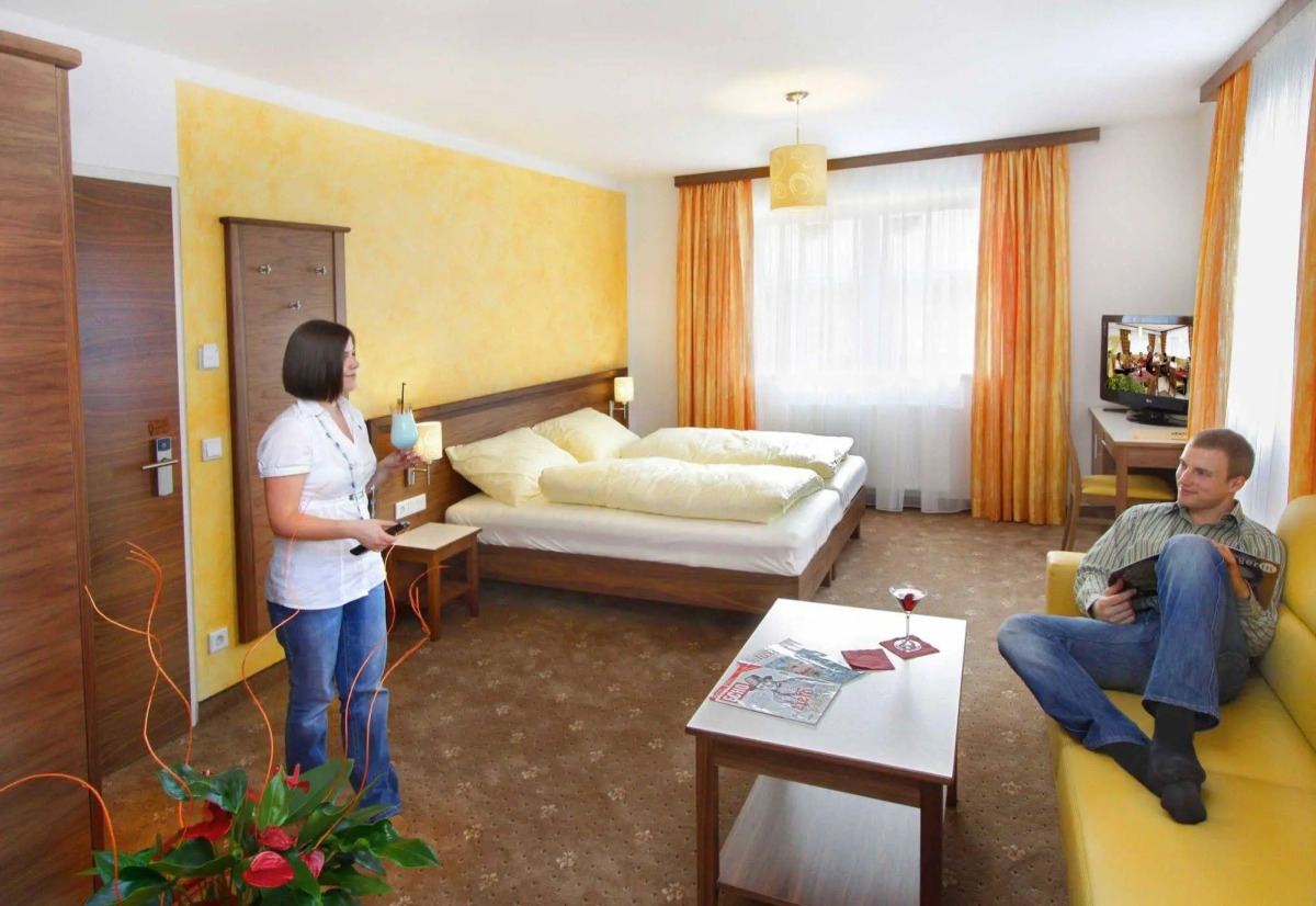 EB Hotel Garni