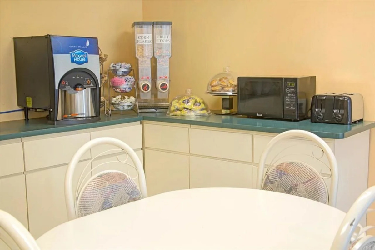 Travelodge by Wyndham Fort Lauderdale